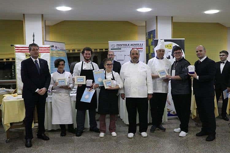 (Concorso Caroli Hotels per alberghieri 
In gara 80 ragazzi da 20 Istituti)