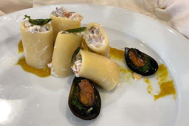 (Concorso Caroli Hotels per alberghieri 
In gara 80 ragazzi da 20 Istituti)