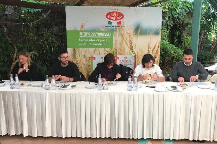 La giuria (Contest Emergente Pizza a Ischia 
Nicola Falanga va in finale )