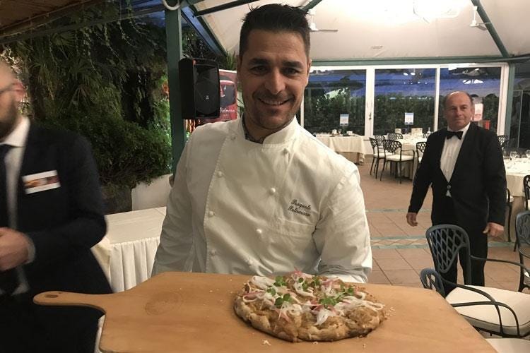 Pasquale Palamaro (Contest Emergente Pizza a Ischia 
Nicola Falanga va in finale )