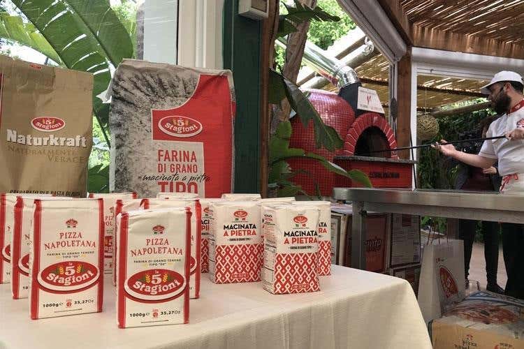 (Contest Emergente Pizza a Ischia 
Nicola Falanga va in finale )