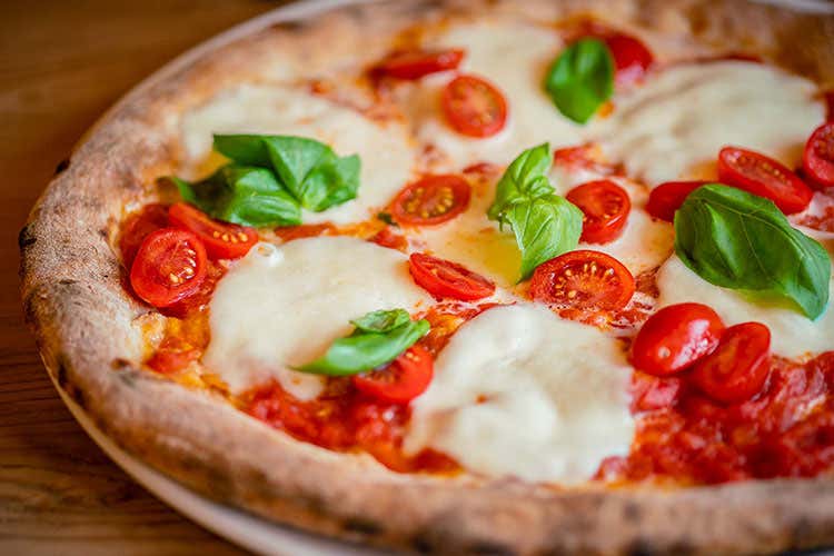 La pizza dello CHalet Tofane - foto: www.bandion.it (Cortina, menu d'autore a domicilio 
per cene gourmet senza fatica)