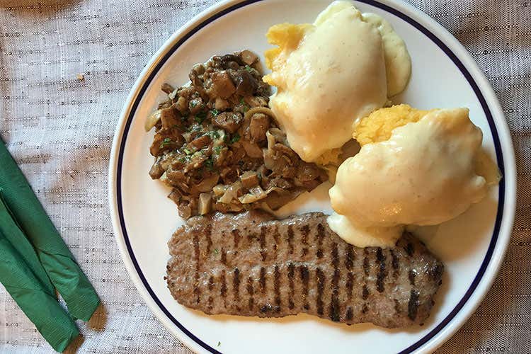 Cucina tipica - foto: cortina.dolomiti.org (Cortina, menu d'autore a domicilio 
per cene gourmet senza fatica)