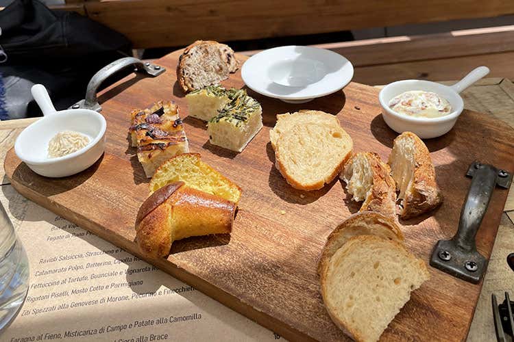 Tagliere di pane(Cucciniello, anagramma in cucina 
Tra trasgressione e comfort zone)