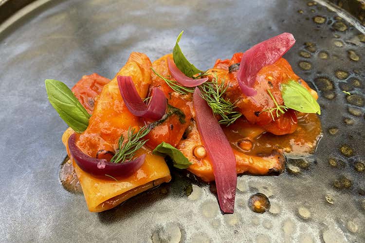 Paccheri (Cucciniello, anagramma in cucina 
Tra trasgressione e comfort zone)