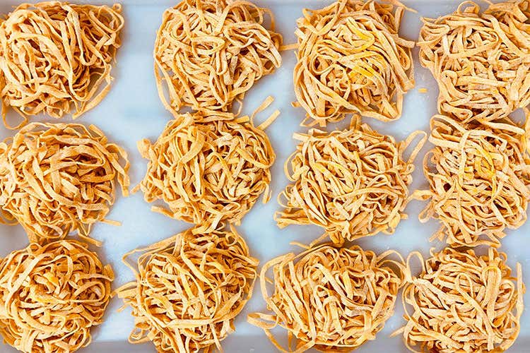 Le tagliatelle fatte in casa (Cucina lodigiana di casa 
all'Antica Osteria del Cerreto)
