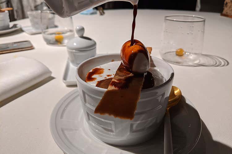 (Cucina mediterranea d'autore 
Il tocco di Solofra al Savoy Beach)