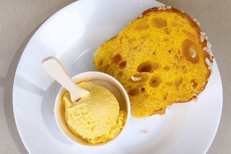 Tronchetto con albicocche candite e gelato alla vaniglia del Madagascar - Cesare Rizzini (Cuochi uniti per Cascina Cattafame )