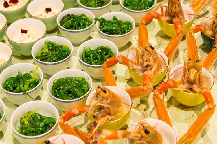 (Cup Sushi da Berimbau a Milano 
Giappone e Brasile in una piccola tazza)