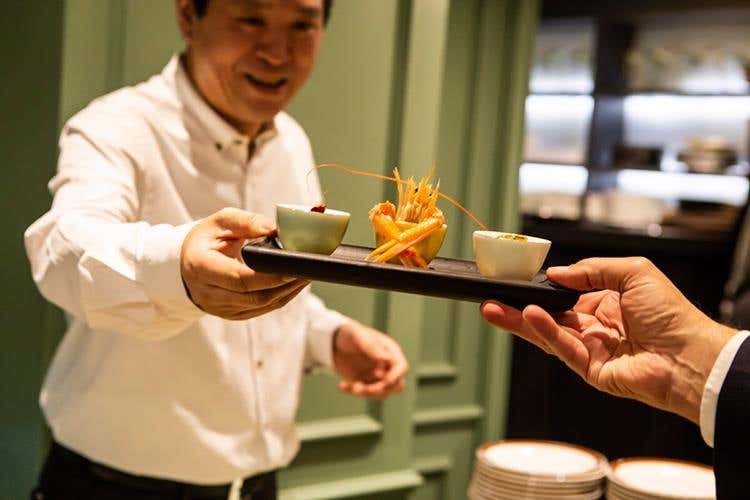 (Cup Sushi da Berimbau a Milano 
Giappone e Brasile in una piccola tazza)