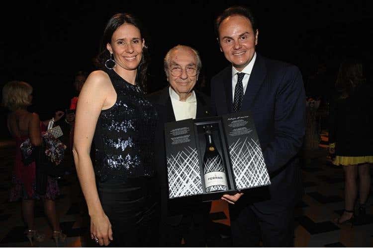 da sinistra: Camilla Lunelli, Gualtiero Marchesi e Matteo Lunelli