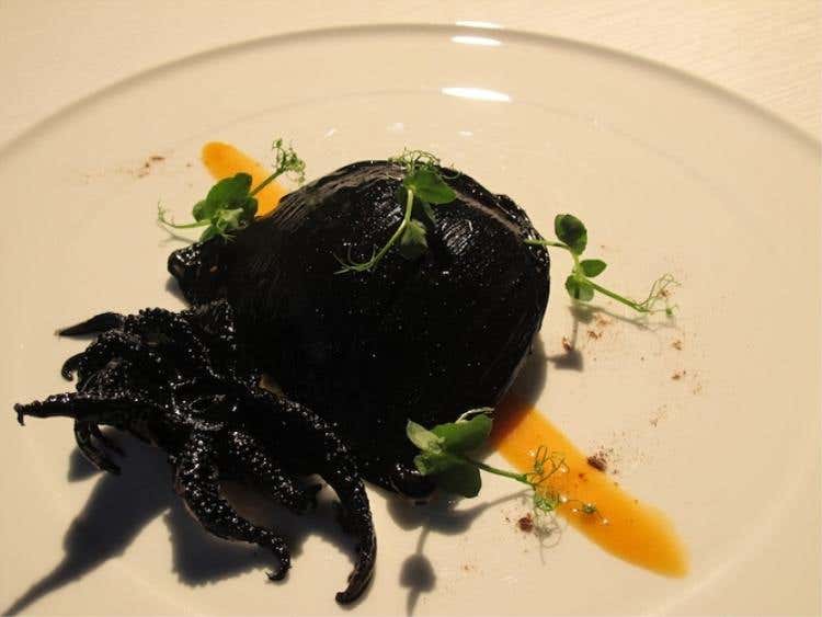 Seppia nera, cavolo nero, carciofi e liquirizia (Luca Marchini)