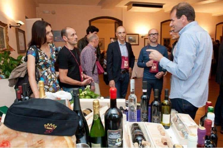 Oltre 200 persone sono arrivate a degustare nel corso della serata al Gourmet