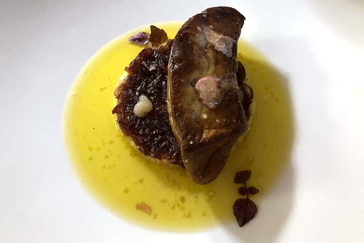 Scaloppa di foie gras e limone amaro (Da Scola, cucina ligure innovativa 
e un'ospitalità in fase d'espansione)
