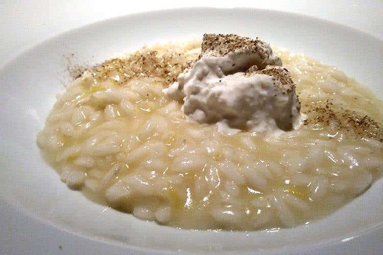 Risotto Carnaroli Selezione Salera ai limoni bio del Garda, burrata e polvere di capperi di Gargnano (Dal lago di Garda al mondo intero 
Un altro passo per dare dignità ai rosati)