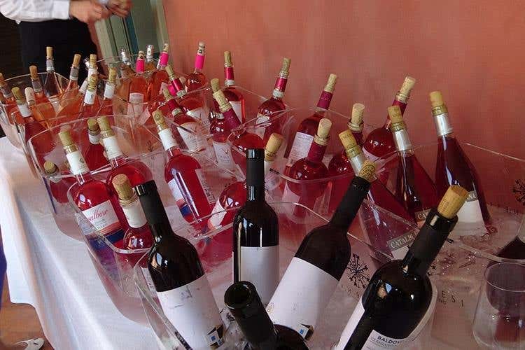 (Dal lago di Garda al mondo intero 
Un altro passo per dare dignità ai rosati)