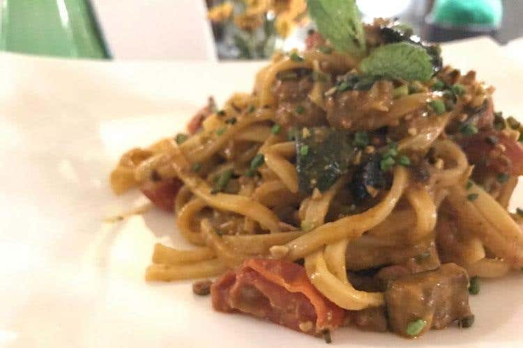 Trenette ragù di tonno, zucchine, pomodorini e zafferano - Davide Catalano e la Sicilia nel sangue 
Cucina di ieri e oggi a Tentazioni di Gusto