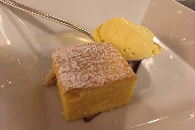 Torta paradiso con mantecato di zola naturale “selezione Fantino”