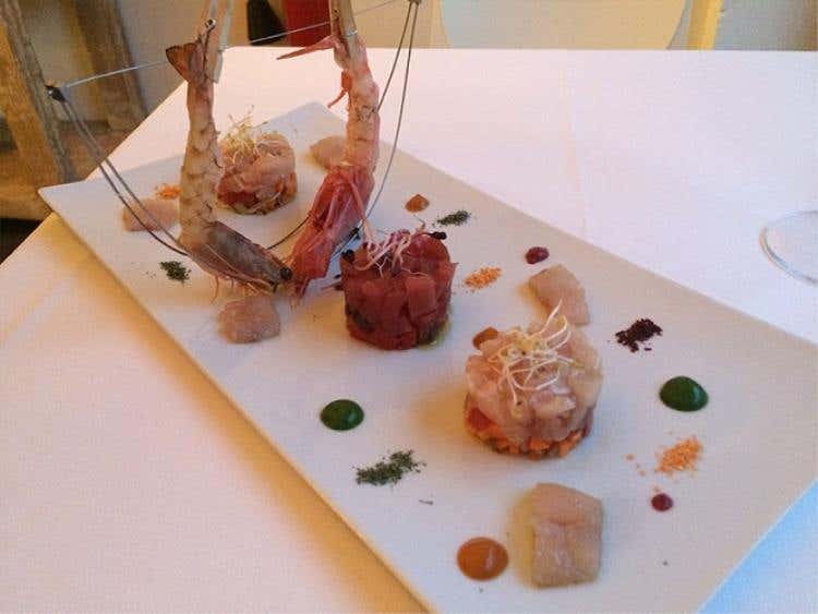 Il crudo di mare di pesci e crostacei con trombolotto, in armonia di aromi e verdure - Claudio Petrolo