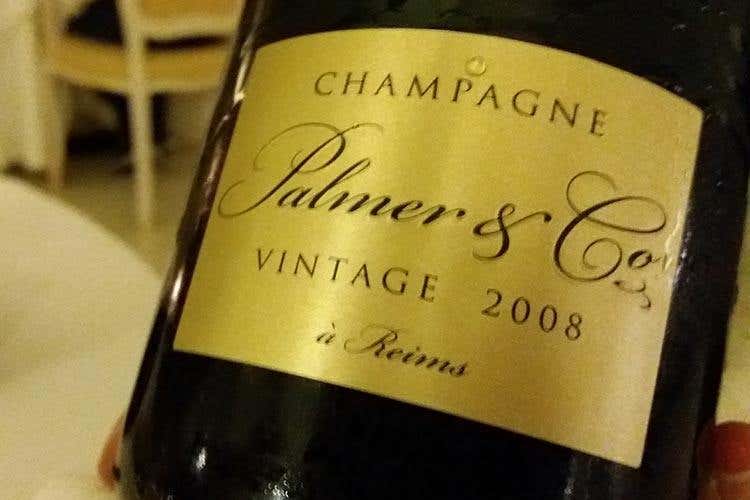 Brut Millèsimè (De Martino e Mancino, cucina tra amici 
Tutto il gusto della convivialità nel piatto)