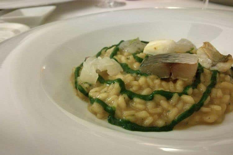 Blanc de Blanc

Risotto vialone nano Riserva San Massimo, salsa al caciucco, crema al prezzemolo e intingolo di pesci (De Martino e Mancino, cucina tra amici 
Tutto il gusto della convivialità nel piatto)
