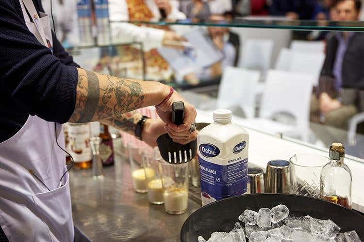 (Debic, packaging essenziale e antispreco 
La sua Panna arriva nella mixology)