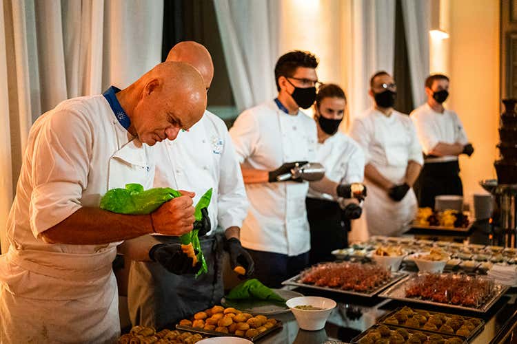 (Derflingher riparte col catering 
Alta cucina tra emozioni e dettagli)