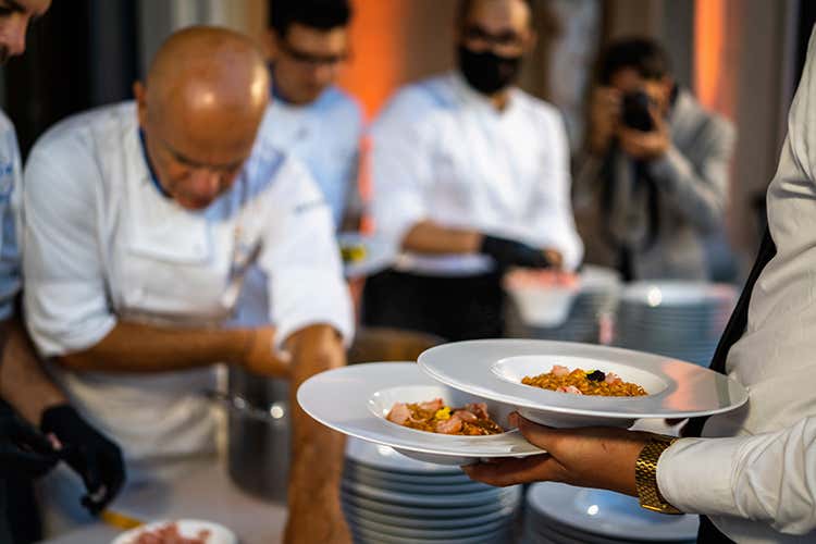 (Derflingher riparte col catering 
Alta cucina tra emozioni e dettagli)