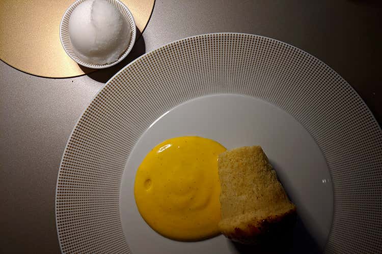 Il Babà scomposto (Dietro le quinte di Identità Milano 
I piatti «puliti e decisi» di Rinaldi)