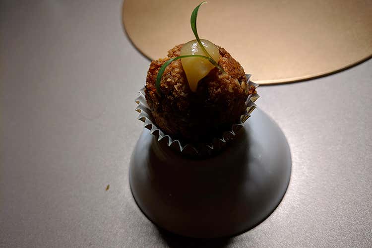 Roché di baccalà e gel al limone (Dietro le quinte di Identità Milano 
I piatti «puliti e decisi» di Rinaldi)