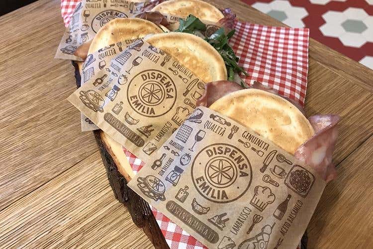 (Dispensa Emilia alla Centrale di Milano 
Tigelle e primi della tradizione in velocità)