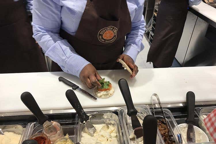 (Dispensa Emilia alla Centrale di Milano 
Tigelle e primi della tradizione in velocità)