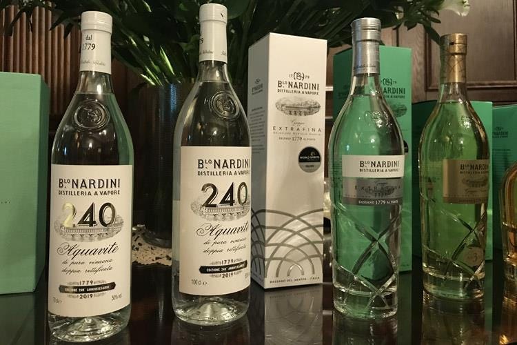 La bottiglia dei 240 anni (Distilleria Nardini, una tradizione 
che si evolve da 240 anni)