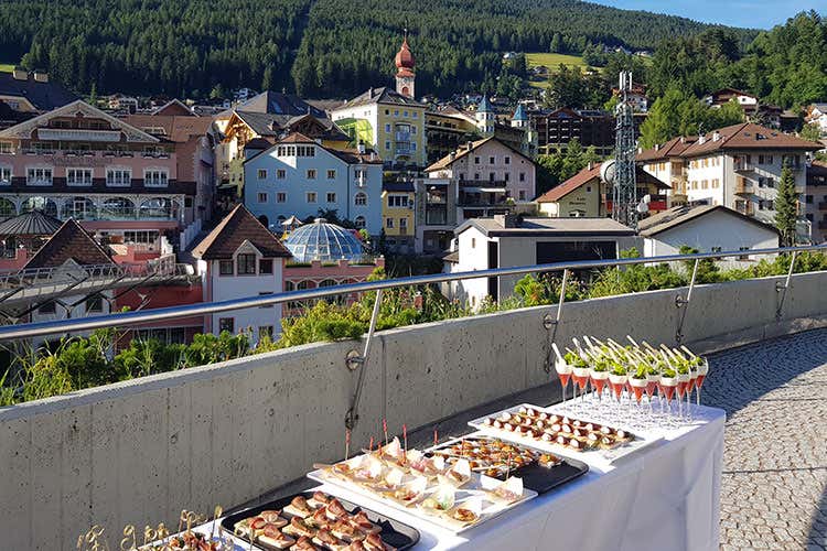 (Dolomites Sky Dinner 
La Val Gardena bella e buona)
