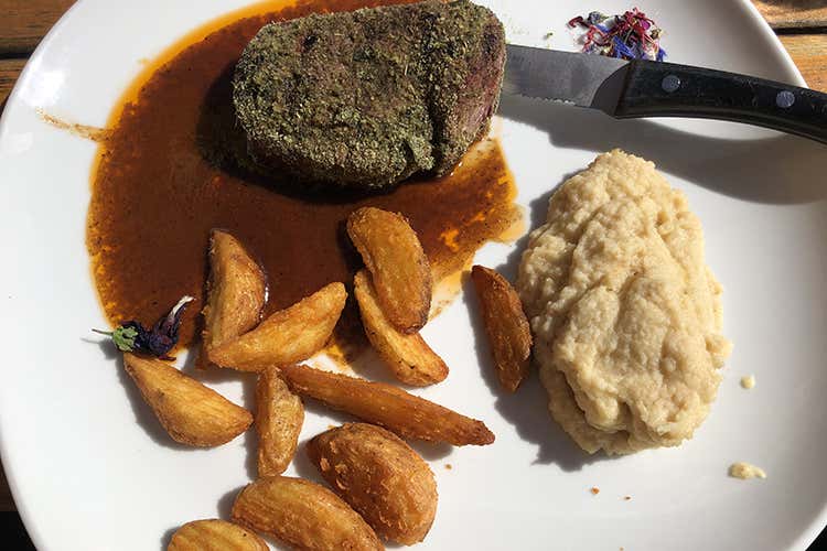 (Dolomiti d’autunno, colori e sapori 
valgono una vacanza insolita)