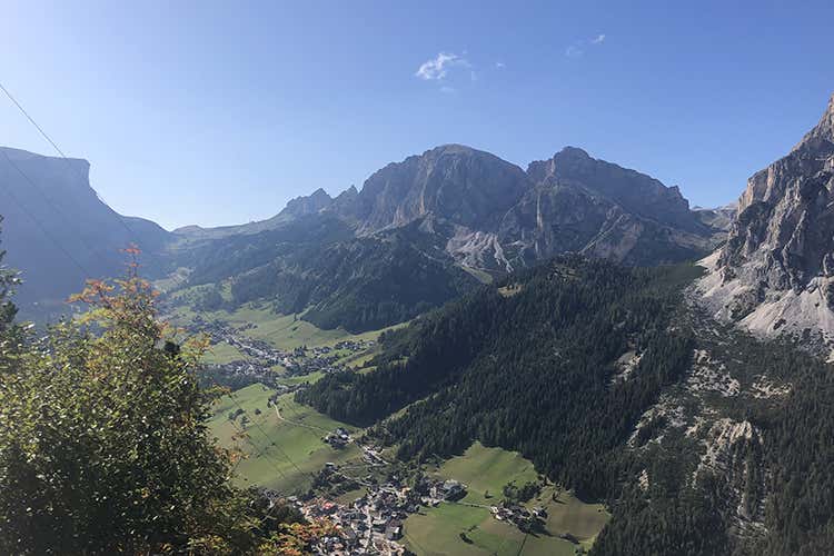 (Dolomiti d’autunno, colori e sapori 
valgono una vacanza insolita)
