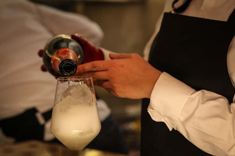 (Dry Milano si tinge di rosso 
per il centenario del Negroni)