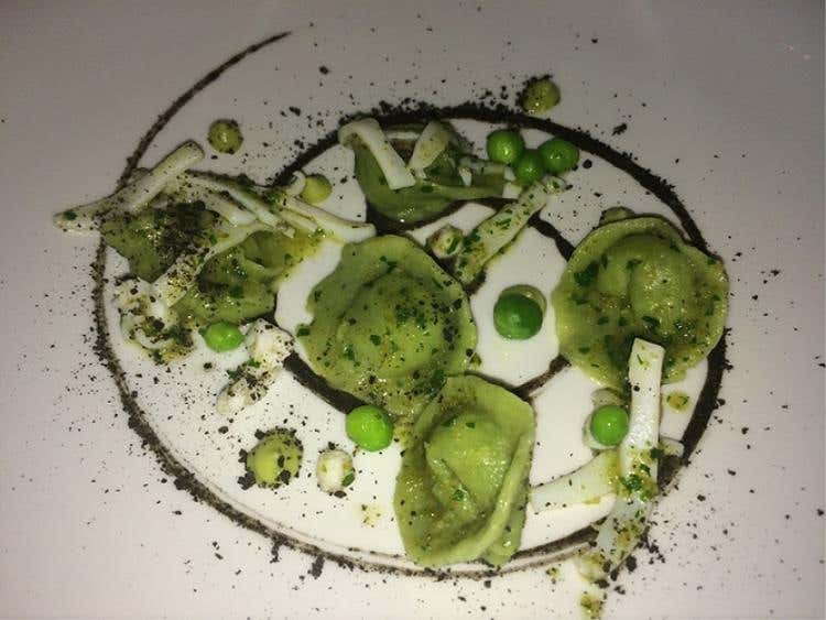 Tortelli con seppie e piselli - Claudio Petrolo