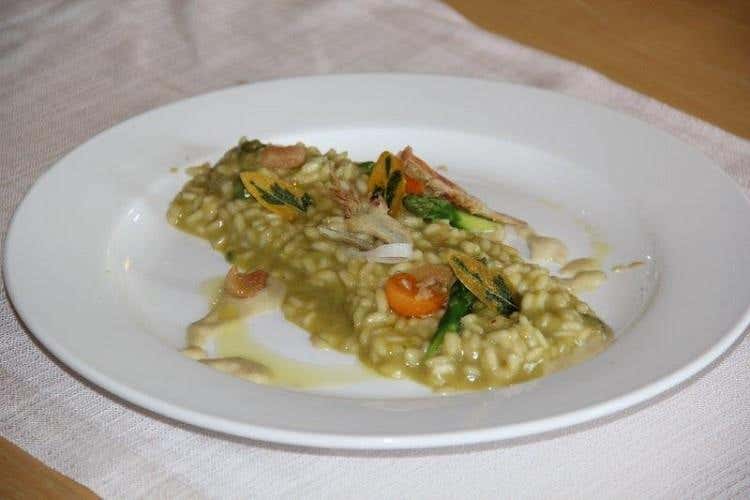 "Verde Giugno", risotto con fonduta di taleggio e carciofi, petali di carciofi croccanti, tostato a secco e mantecato con lardo di colonnata, di Riccardo Fanucci (2° classificato