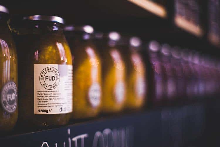 (Eccellenze siciliane in tavola a Milano 
Fud Bottega Sicula apre sui Navigli)