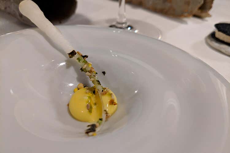 Carota bianca con furikake e maio al sesamo (Ecco perché Mammoliti 
ha meritato la seconda stella)