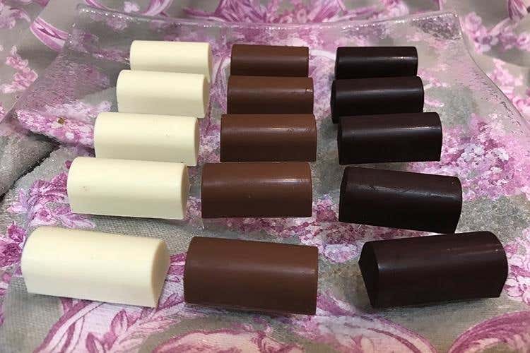 (Ernst Knam lancia il “Tris Day” 
per celebrare la mousse ai tre cioccolati)