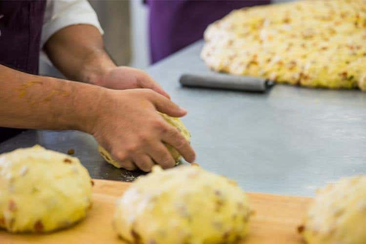 Ernst Knam svela i segreti 
del suo panettone classico