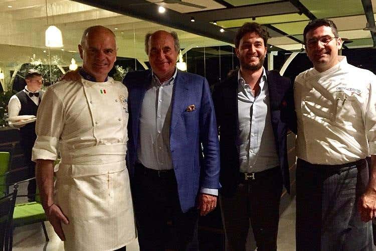 Enrico Derflingher, Peppino Pagano (Azienda San Salvatore) e Salvatore Pagano (Savoy Beach Hotel) e Matteo Sangiovanni (Euro-Toques al Tre Olivi di Paestum 
Derflingher ospite da Matteo Sangiovanni)