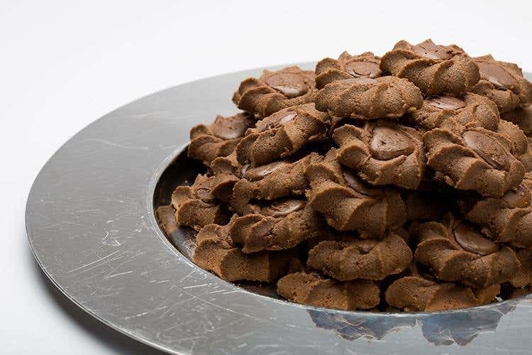 La pasticceria assortita Muzzi (Euro-Toques, alta cucina in tavola 
per la cena di gala al Gallia di Milano)