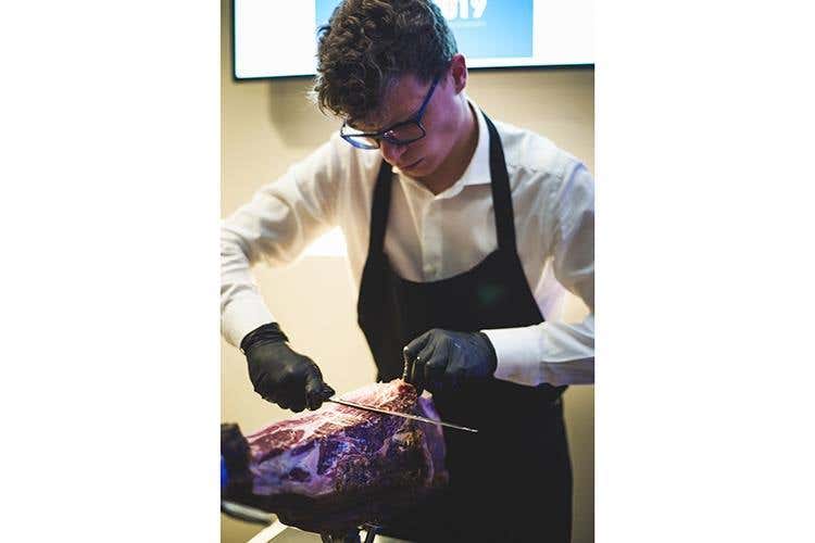 Patanegra 100% Bellota Riserva Dop dell'Extremadura - Pais de Quercus, La Fenice (Euro-Toques, alta cucina in tavola 
per la cena di gala al Gallia di Milano)