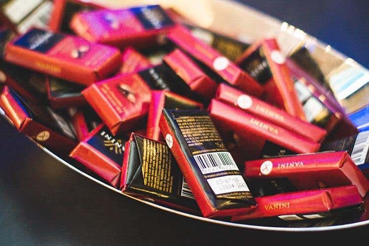 Mini tavoletta Vanini con cacao Perù Icam (Euro-Toques, alta cucina in tavola 
per la cena di gala al Gallia di Milano)