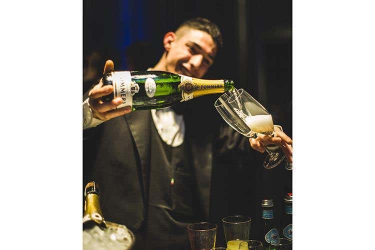 Champagne Pommery Brut Apanage Blanc de Blancs (Euro-Toques, alta cucina in tavola 
per la cena di gala al Gallia di Milano)