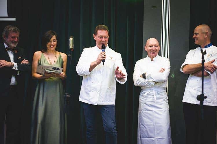 Alberto Lupini, Lisa Casali, Chicco Cerea, Alfio Ghezzi ed Enrico Derflingher (Euro-Toques, alta cucina in tavola 
per la cena di gala al Gallia di Milano)