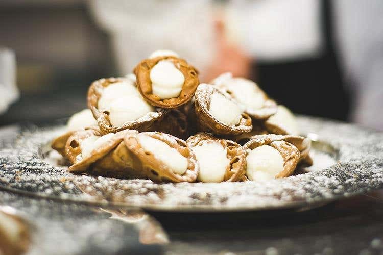 Cannoli (Euro-Toques, alta cucina in tavola 
per la cena di gala al Gallia di Milano)